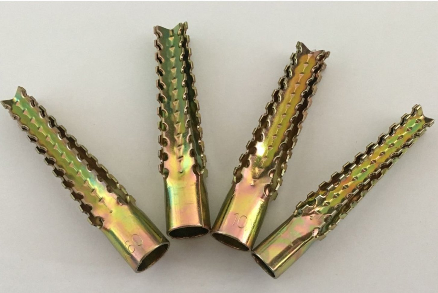 Universal Metal Anchor for Hammering Into Aerated Concrete Saw Anchor