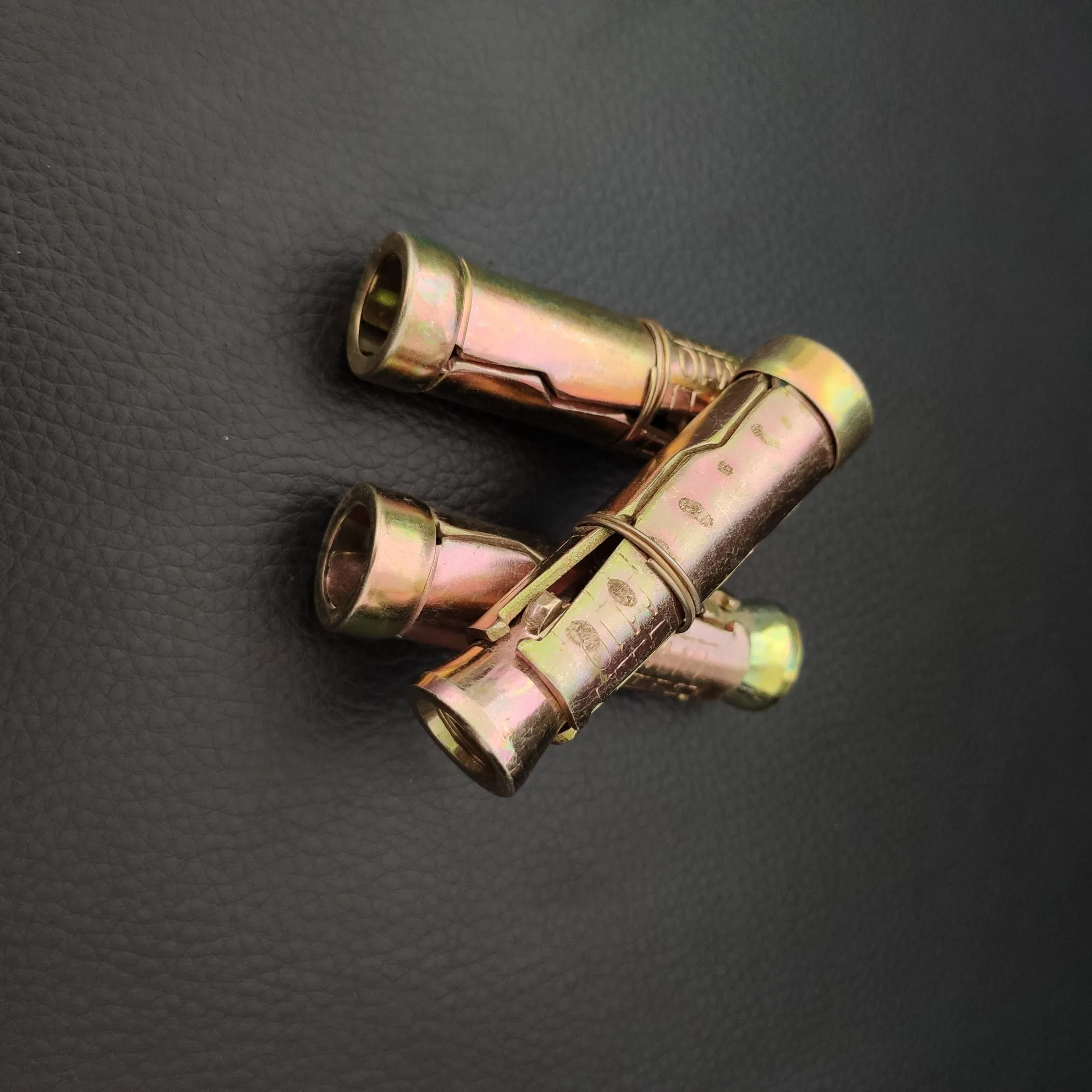 Yellow Galvanized 4PCS Shield Anchors with Grade 4.8-12.9